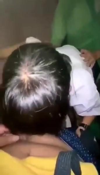 Background nonton video viral Bocil SD Jago Depan Belakang Oke Viral