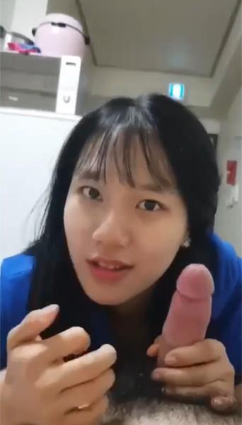 Background nonton video viral Bocil Cindo Cantik Banget Doyan Isep Hot